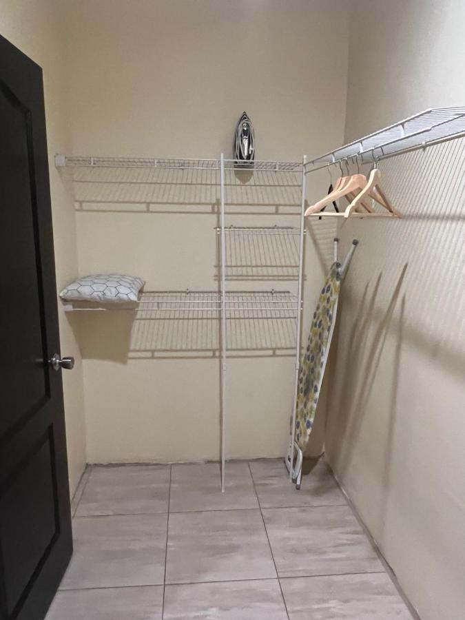 Kingston Oasis One Bedroom Екстер'єр фото